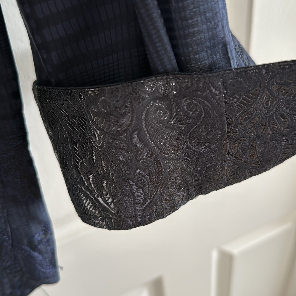 Men’s black limited edition Robert Graham shirt. - Picture 3 of 3